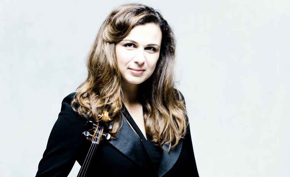 Sarah Nemţanu şi Orchestra Naţională de Tineret a Franţei, la Braşov Sarah Nemţanu şi Orchestra Naţională de Tineret a Franţei, la Braşov