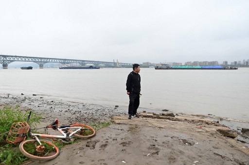 Fluviul Yangtze, din China, a scăzut la un nivel record Fluviul Yangtze, din China, a scăzut la un nivel record
