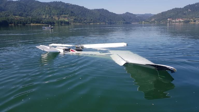 UPDATE: Accident aviatic pe lacul Colibiţa. Pilotul a decedat