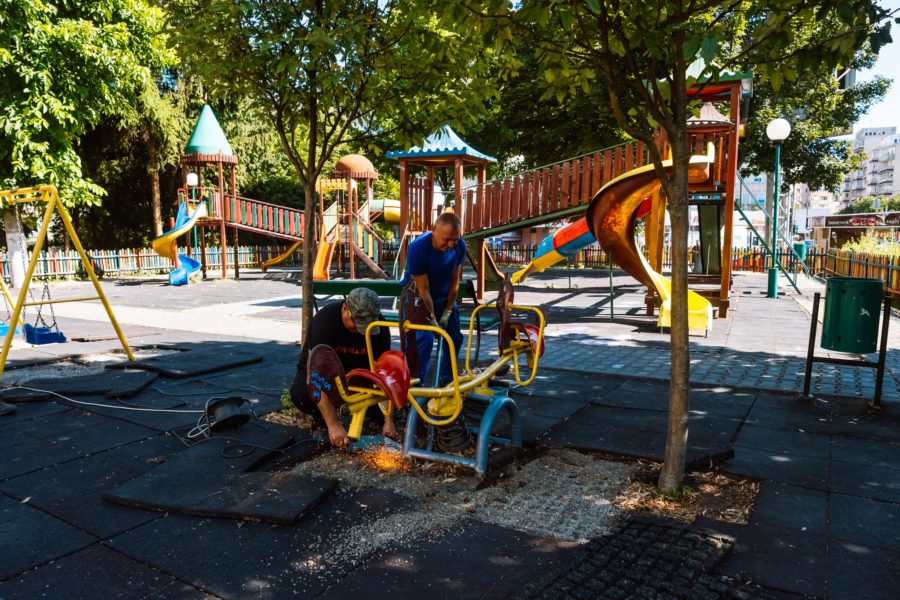 20 de parcuri din Tg. Mureș au fost reabilitate în această vară