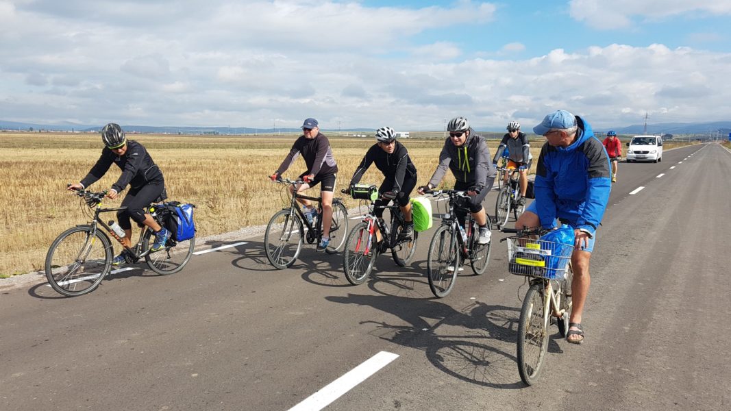 Caravana Bicicleta Radio Tg. Mureș va avea anul acesta și un scop caritabil Caravana Bicicleta Radio Tg. Mureș va avea anul acesta și un scop caritabil