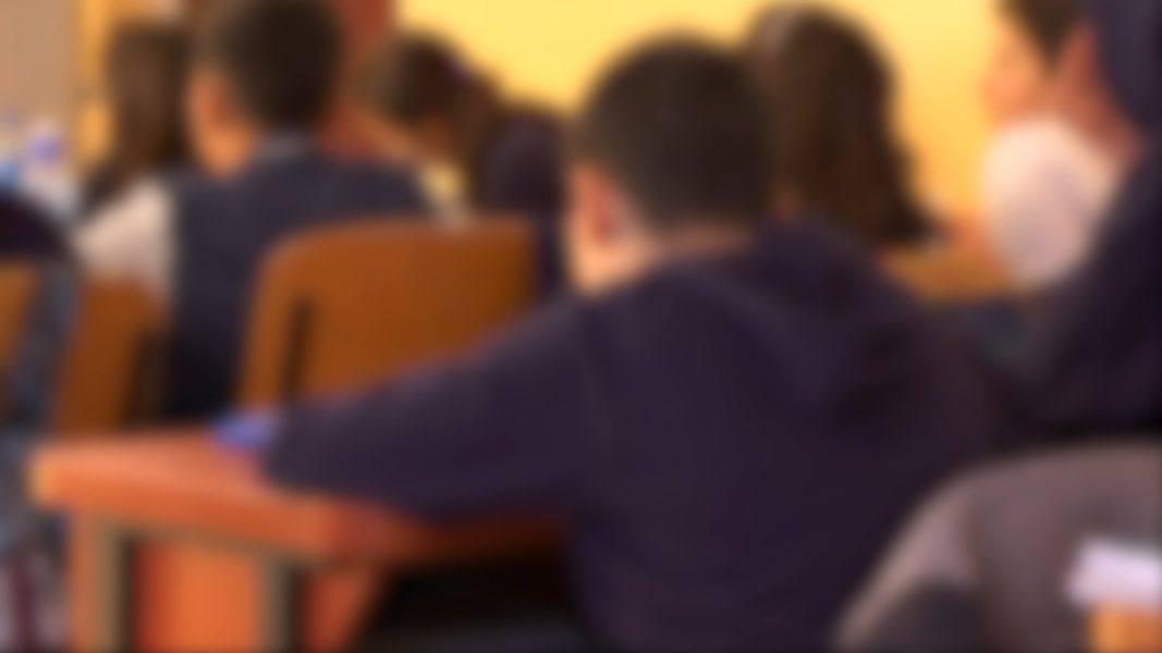 Profesor din Band, rănit uşor de un elev Profesor din Band, rănit uşor de un elev