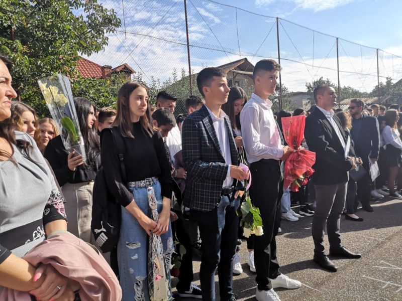 (AUDIO) Cea mai mare provocare pentru elevii acestei generații este să învețe să retrăiască în realitate