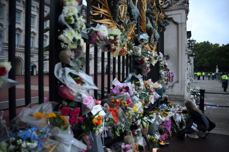 ‘Doliul regal’ va ţine încă şapte zile după funeraliile suveranei