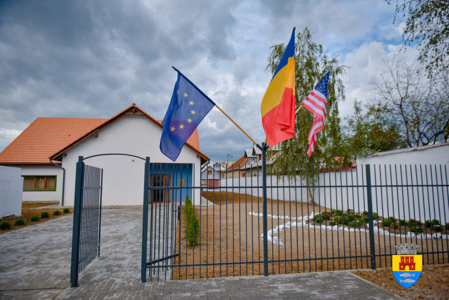 O grădiniţă construită cu fonduri americane a fost inaugurată la Făgăraş