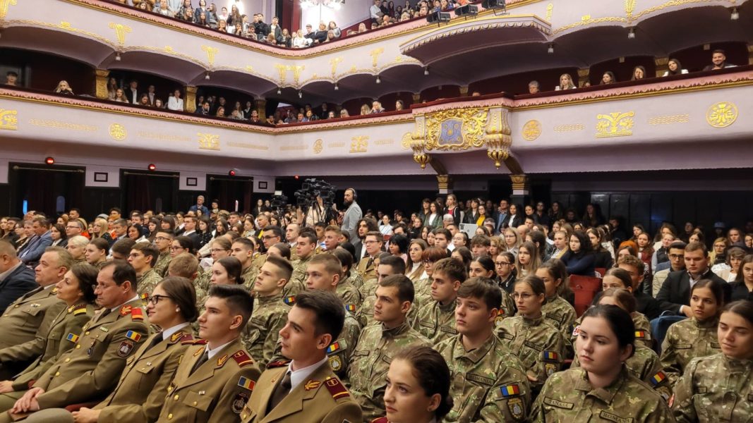 Peste 2.400 de studenți încep astăzi primul an la UMFST Târgu Mureș