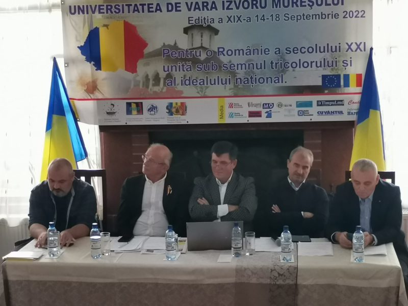 Este ziua a doua a Universității de Vară de la Izvoru Mureşului