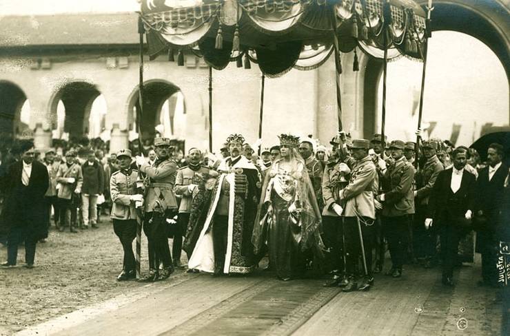 Se împlinesc 100 de ani de la încoronarea regelui Ferdinand I şi a Reginei Maria
