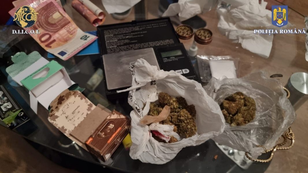 Peste 300 de percheziţii la membrii unor grupări; mai mult de 400 de persoane vor fi audiate