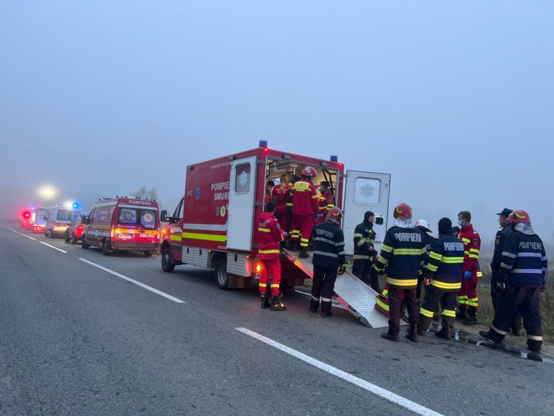 Sibiu: Şapte persoane rănite după ce microbuzul în care se aflau s-a răsturnat