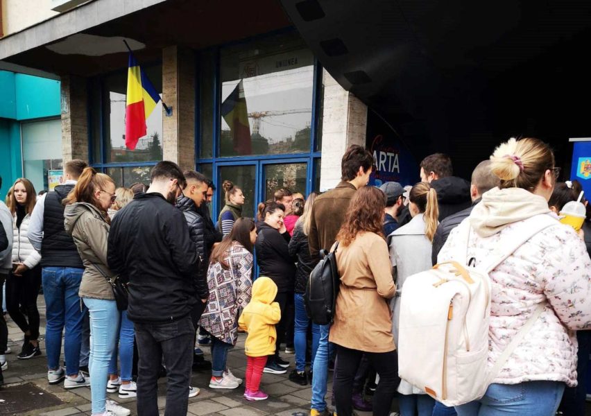 Peste 700 de mureșeni fără ocupație și-au căutat astăzi un loc de muncă