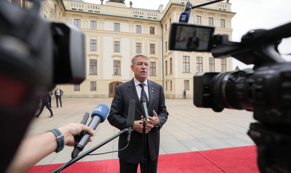 La Praga, preşedintele Klaus Iohannis a declarat că România are şanse mari să intre în spaţiul Schengen