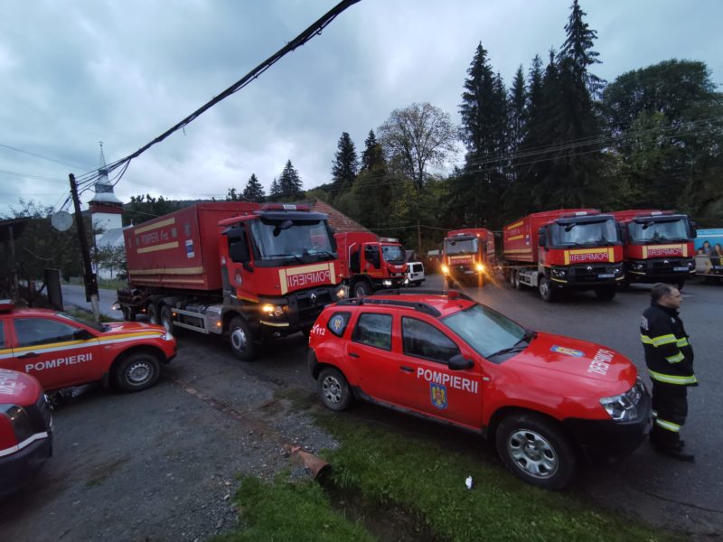 Continuă operaţiunile pentru golirea parţială a lacului de acumulare Tăul Mare, din Roşia Montană Continuă operaţiunile pentru golirea parţială a lacului de acumulare Tăul Mare, din Roşia Montană