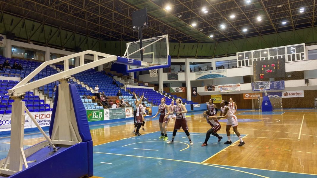 Baschetbalistele mureșene, înfrângere pe teren propriu cu Rapid