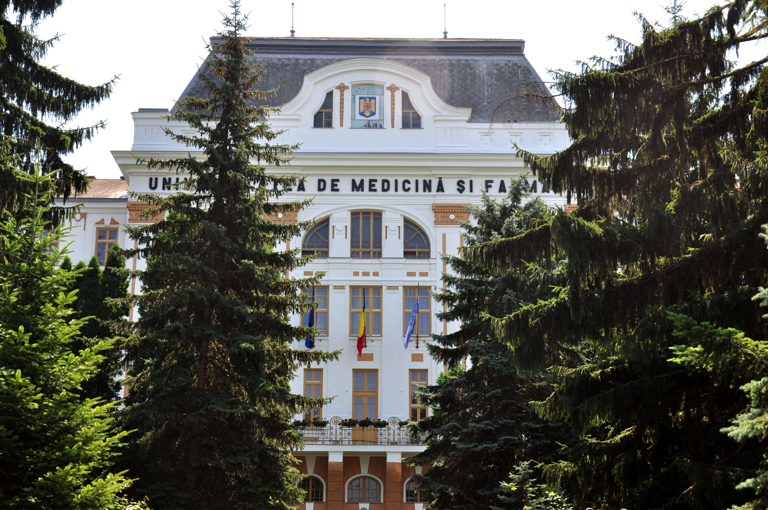 Gabriela Szabo le va vorbi studenților UMFST la festivitatea de absolvire