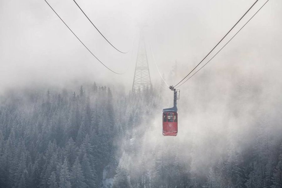 Cinci turişti rămaşi blocaţi în telecabina de la Bâlea Lac; nu este nimeni rănit