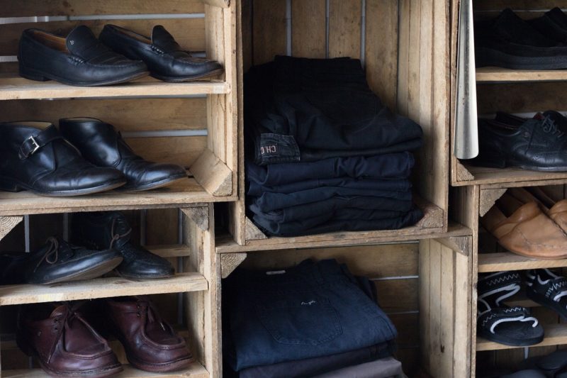 Aproape 50 de tone de haine second-hand, oprite de la comercializare în Brașov