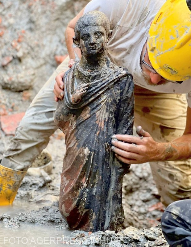 Statuete de bronz bine conservate au fost găsite în Toscana