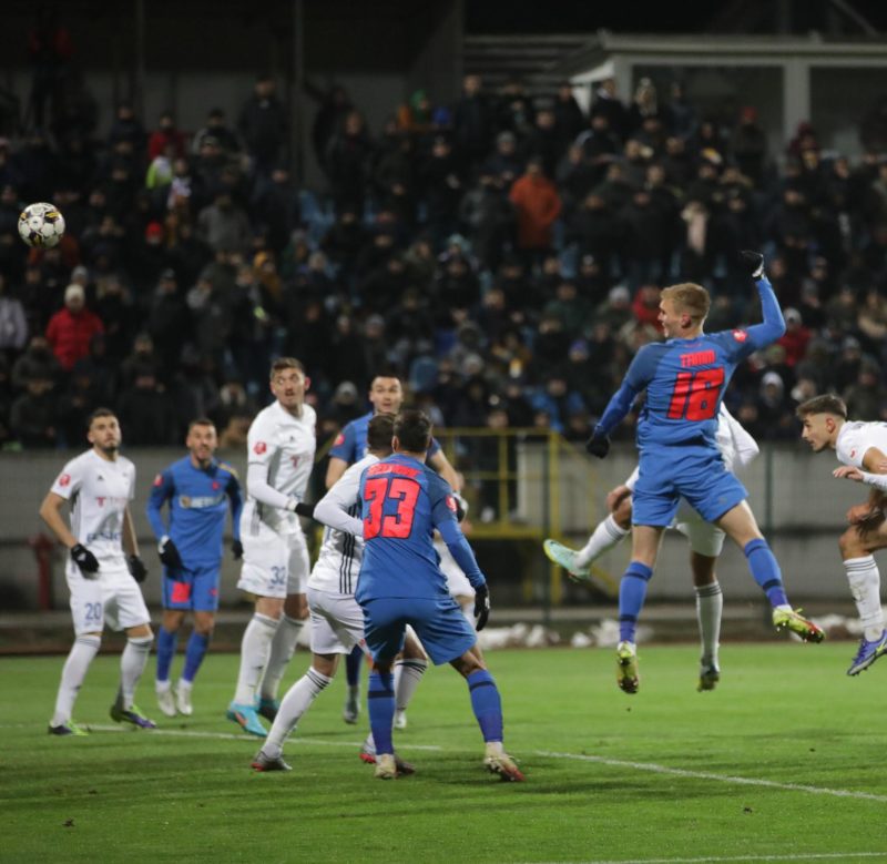 FCSB s-a impus în restanța cu FC Botoșani