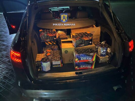 Peste 19 tone de articole pirotehnice, în valoare de peste 1,5 milioane de lei, indisponibilizate de poliţişti