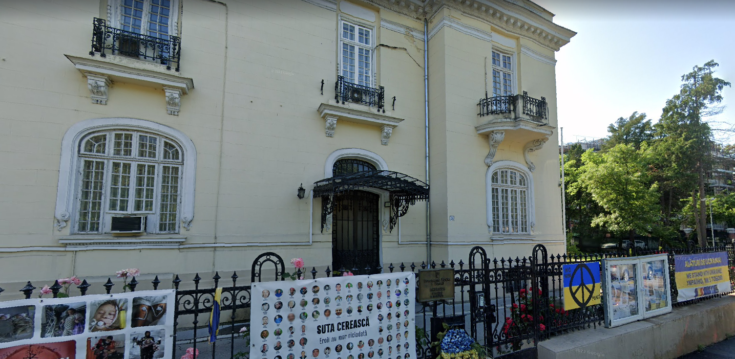 Cele două plicuri suspecte care au fost trimise astăzi Ambasadei Ucrainei la Bucureşti nu conţin material exploziv, informează Serviciul Român de Informaţii