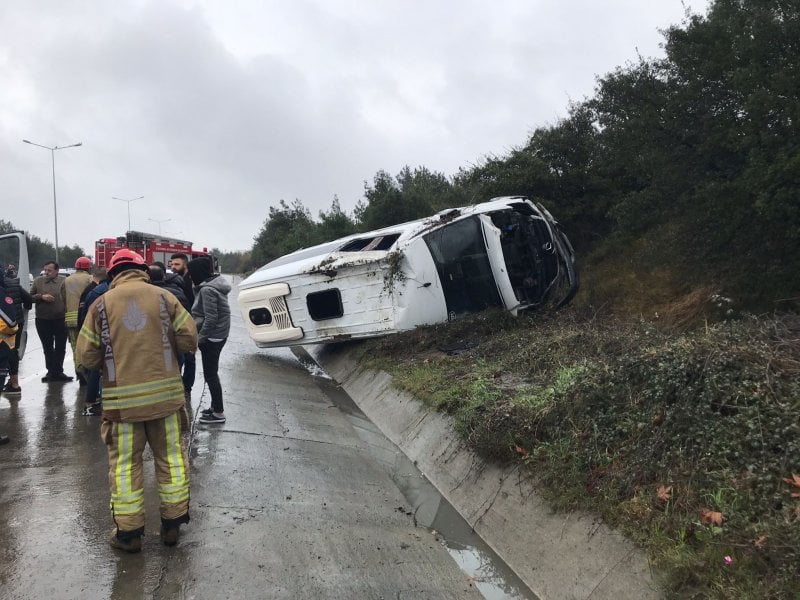 MAE: Nouă români, răniţi uşor într-un accident rutier la Istanbul