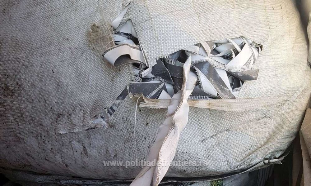 Mii de tone de deşeuri textile ajung în ţara noastră – adevărate focare ce pot răspândi diverse boli dermatologice