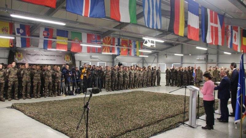 Miniștrii de externe din Franța și Olanda, aflați în România, au mers la Cincu, împreună cu omologul lor român