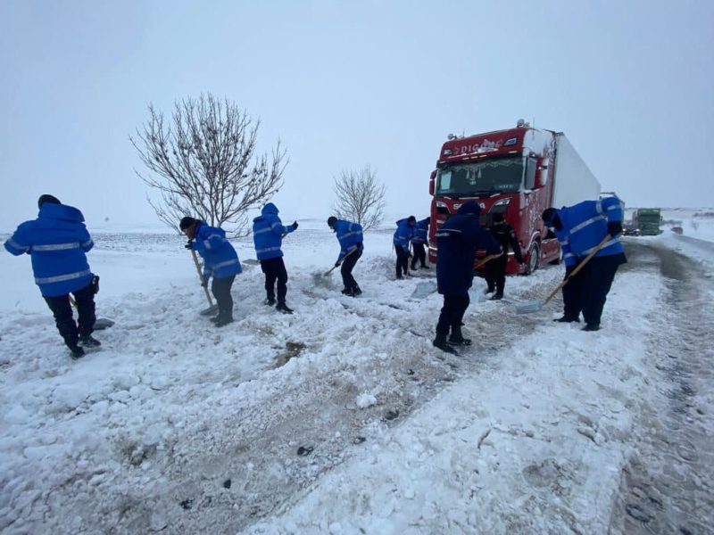 Angajaţii MAI au salvat peste 200 de persoane în 24 de ore