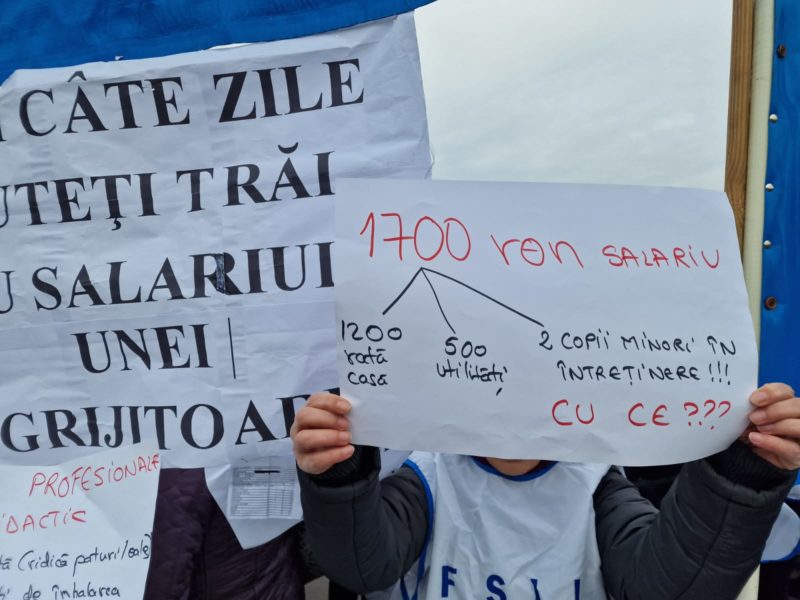 Sindicaliştii din învăţământul preuniversitar continuă, la Ministerul Educaţiei, discuţiile privind contractul colectiv de muncă