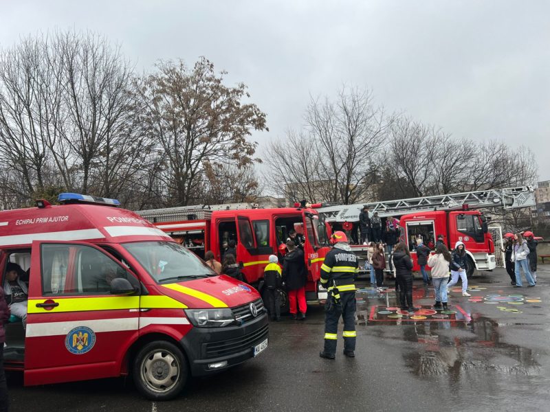 Şcoală evacuată în cadrul unui exerciţiu în caz de cutremur