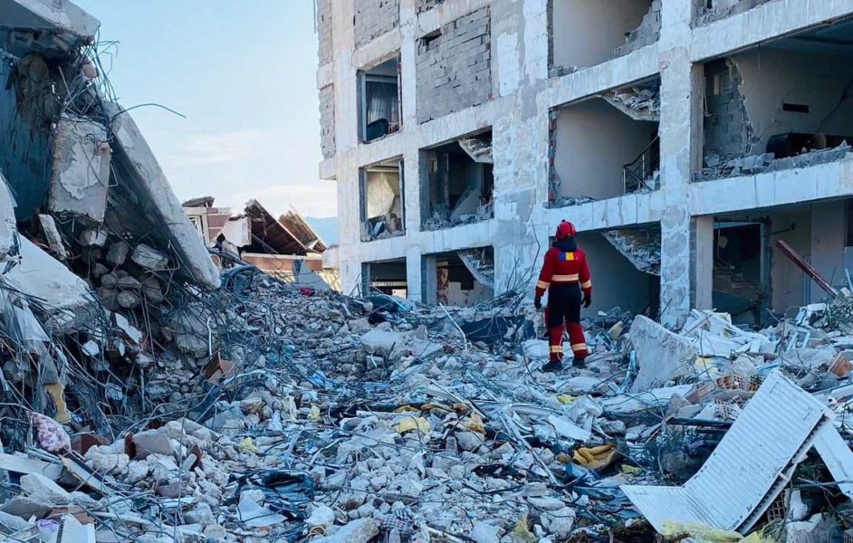 România continuă să ajute victimele seismelor care au lovit Turcia, unde a trimis deja mai multe echipe de salvatori şi produse de strictă necesitate