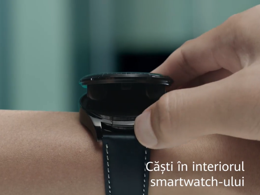 Info Gadget – Smartwatch cu căști wireless
