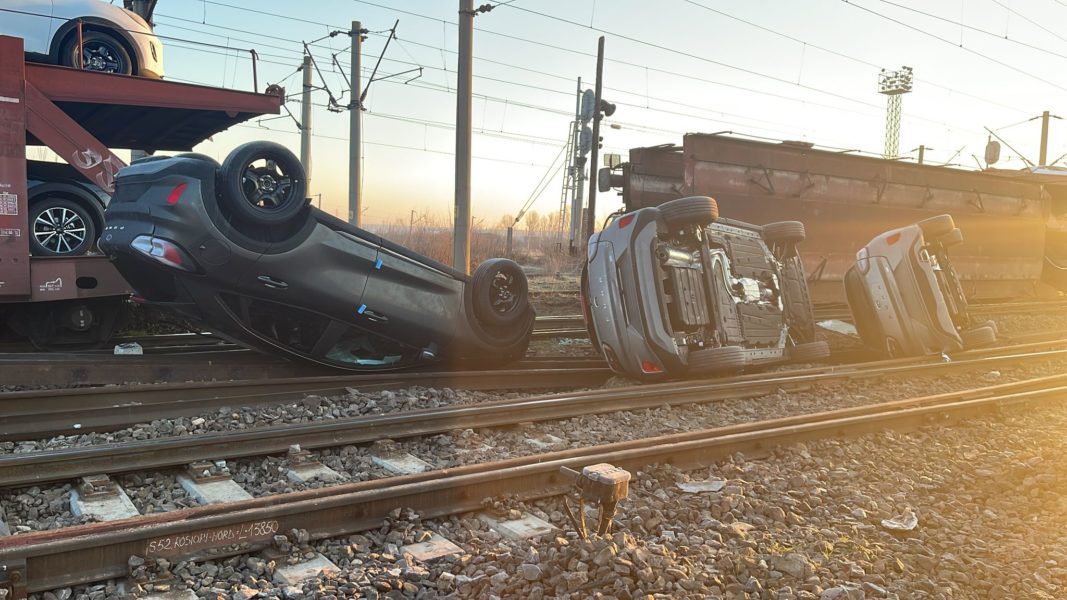 Mecanicul de locomotivă al trenului de călători implicat în accidentul feroviar de la Roşiori Nord a fost plasat sub control judiciar Mecanicul de locomotivă al trenului de călători implicat în accidentul feroviar de la Roşiori Nord a fost plasat sub control judiciar