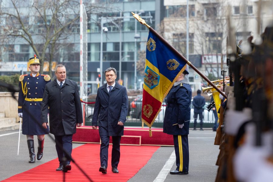 Prim-ministrul Republicii Moldova, Dorin Recean, a fost primit de premierul Nicolae Ciucă la Palatul Victoria