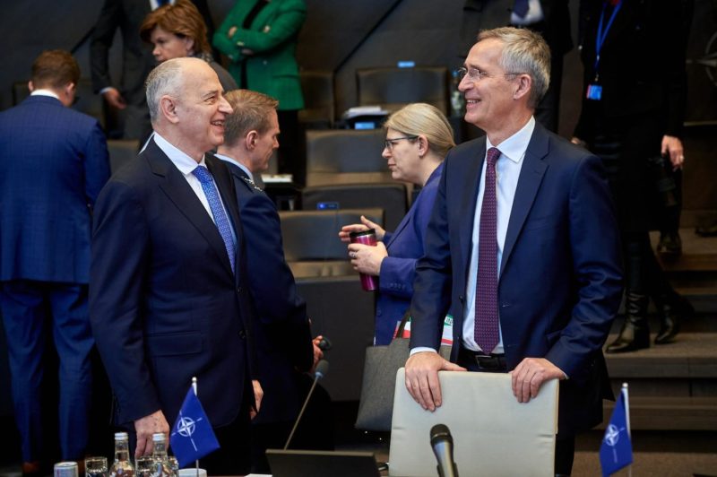 Mandatul lui Mircea Geoană ca secretar general adjunct al NATO a fost prelungit până la jumătatea lunii octombrie 2024 Mandatul lui Mircea Geoană ca secretar general adjunct al NATO a fost prelungit până la jumătatea lunii octombrie 2024