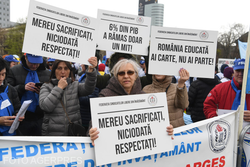Nemulţumirile personalului din educaţie au fost strigate, astăzi, în faţa Guvernului, pe care sindicaliştii îl acuză de lipsă de reacţie şi dezinteres