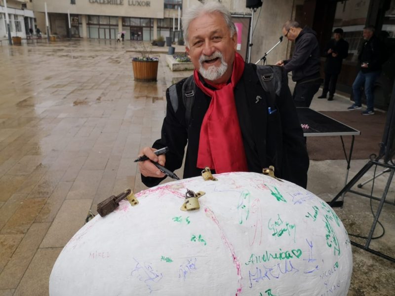 Monument al ”Pruncului Nenăscut”, la ”Marșul pentru Viață” de la Târgu Mureș