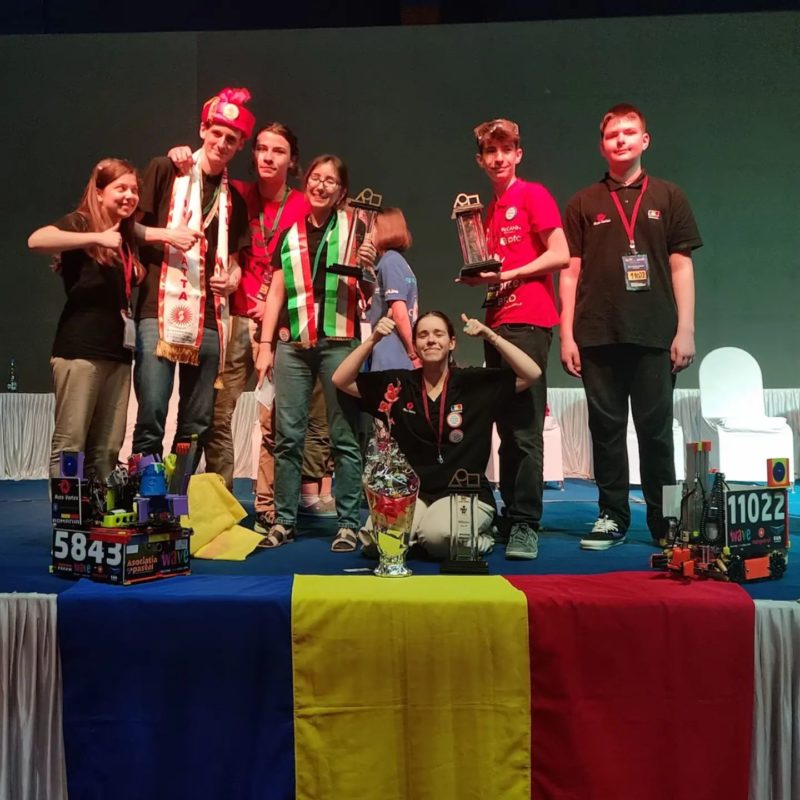 Echipa de Robotică a României a câștigat locul 1 la Campionatul Internaţional de Robotică din India
