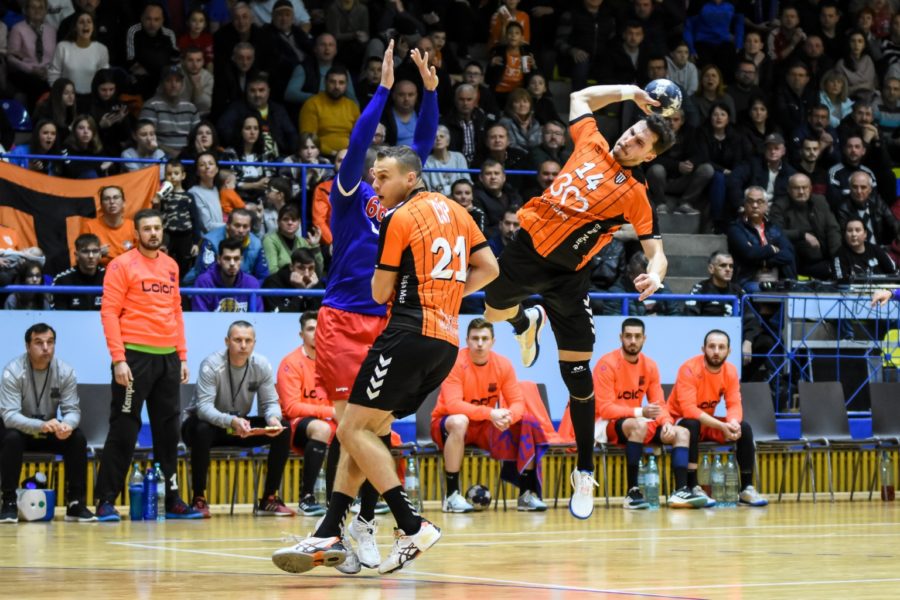 Handbal masculin, penultima rundă
