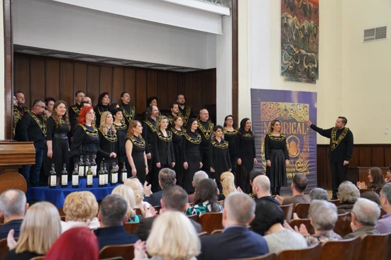 Corul Madrigal aniversează 60 de ani de la prima sa repetiţie