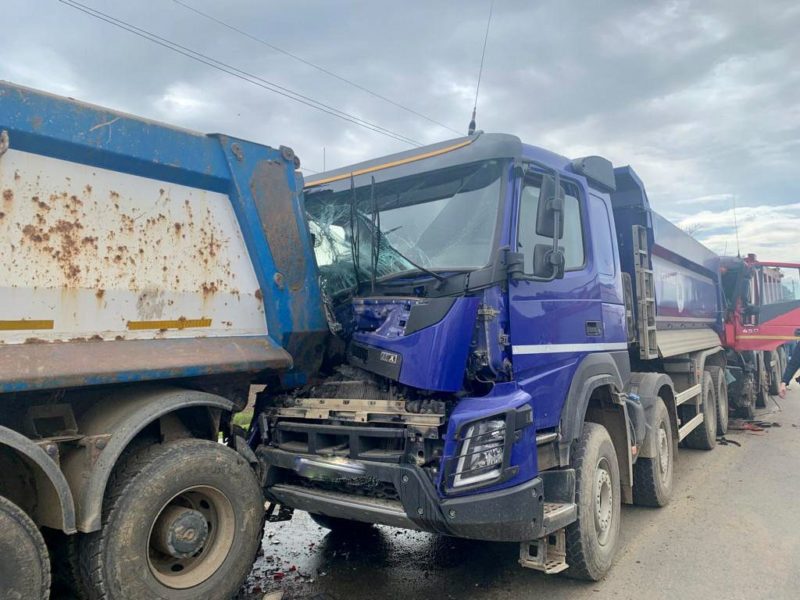 Circulația este blocată pe E60 în localitatea mureșeană Hădăreni