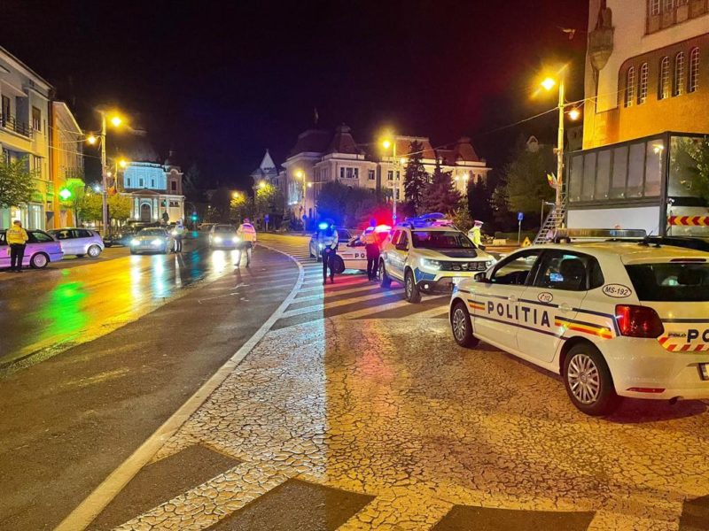 O infracțiune și 61 de contravenții constatate de polițiștii mureșeni noaptea trecută