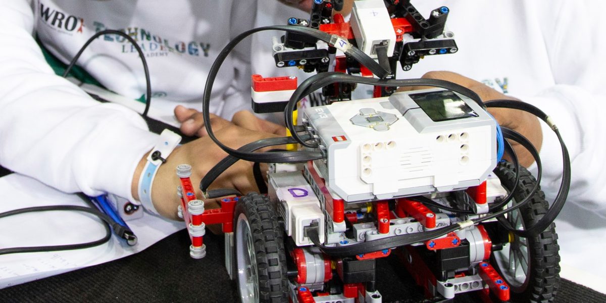 Competiție de roboți lego la Târgu Mureș