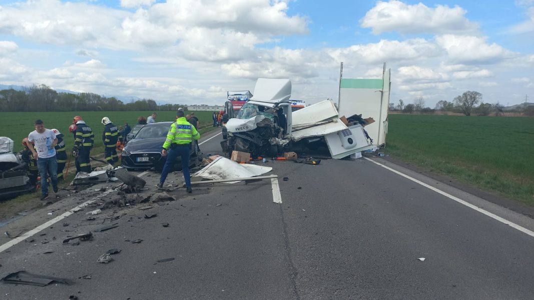 Accident cu 6 răniți în Brașov
