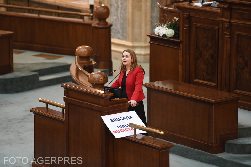 Moţiunea simplă împotriva ministrului educaţiei a fost respinsă
