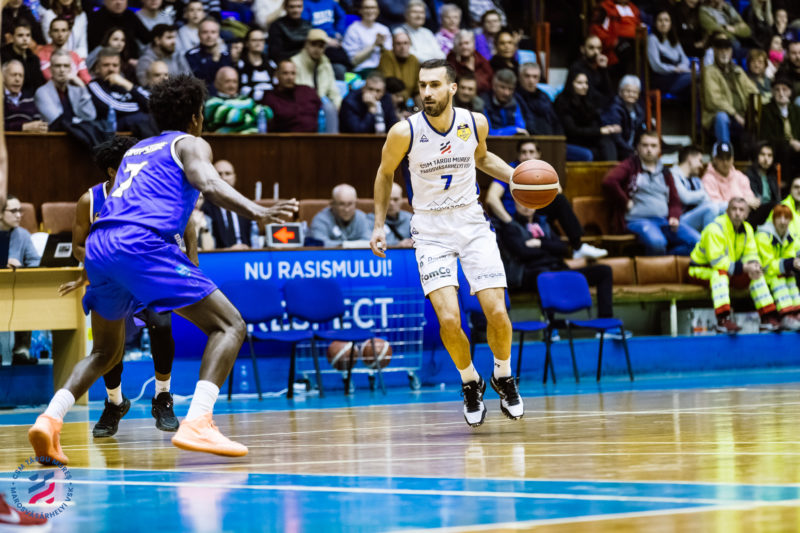 CSM Tg.Mureș, fără Santa și Martinic, înfruntă Steaua