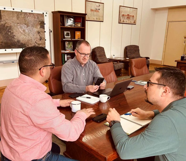 Primăria Miercurea-Ciuc a semnat un contract de finanţare cu AFM pentru înlocuirea a peste 2.200 de corpuri de iluminat