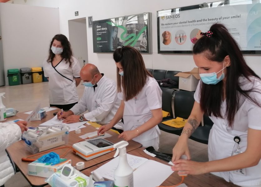 Peste o sută de pasageri de la Aeroportul Internaţional Sibiu şi-au verificat gratuit sănătatea plămânilor