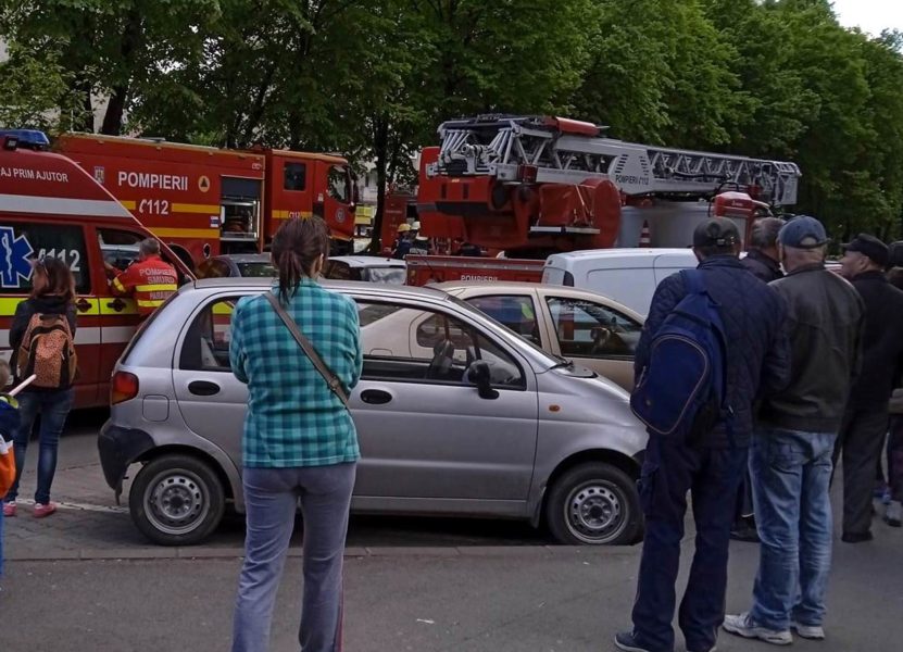 Amplă mobilizare a pompierilor mureșeni la un incendiu care nu s-a confirmat Amplă mobilizare a pompierilor mureșeni la un incendiu care nu s-a confirmat